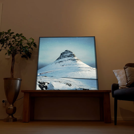 Island - Berg bei Nacht