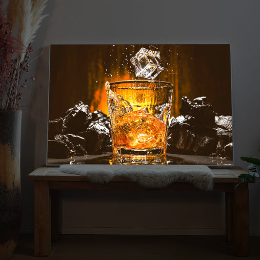 Whisky Glas mit Eiswürfeln